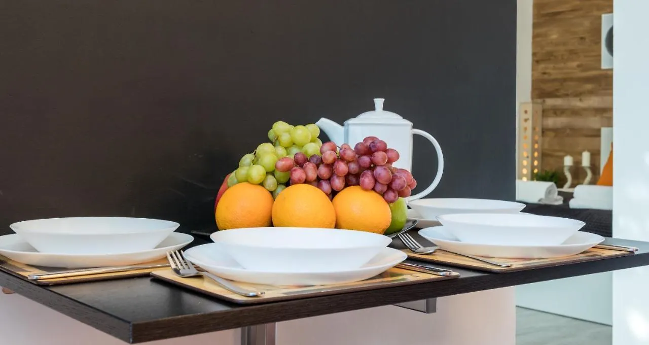Cracow Best Location Apartment With Garden By Cozyplace Kraków Polska