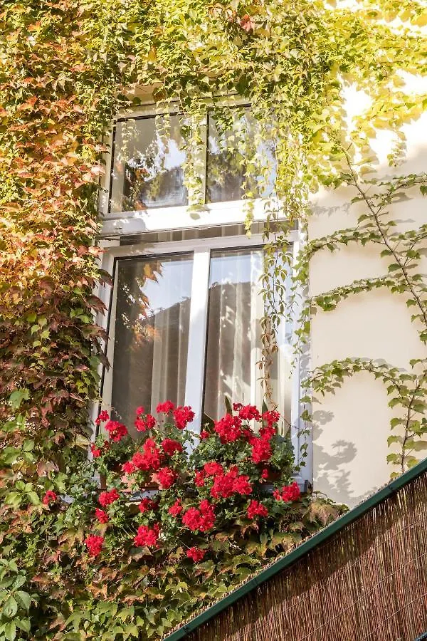 Cracow Best Location Apartment With Garden By Cozyplace Kraków